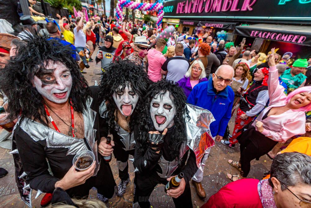 Más de 35.000 personas participan en una gran fiesta de disfraces que se celebra cada año el jueves siguiente a las Fiestas Mayores Patronales