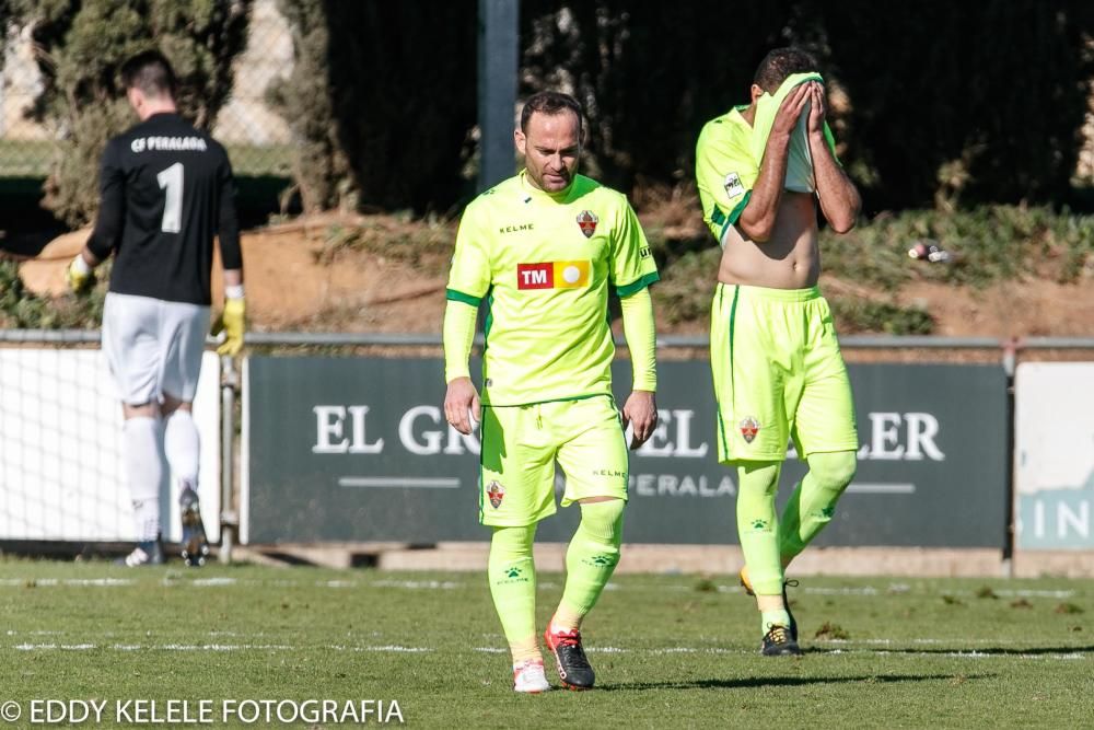 El Elche vuelve a las andadas y cae derrotado en Peralada (1-0).