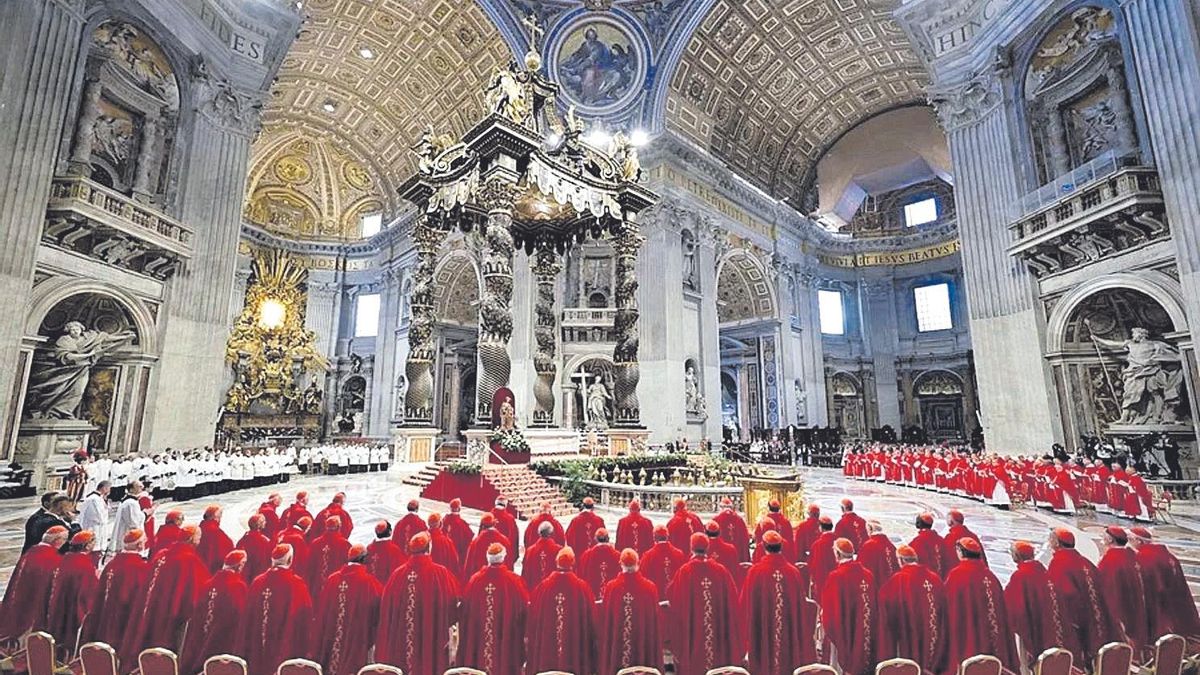 Un grupo de cardenales en el Vaticano