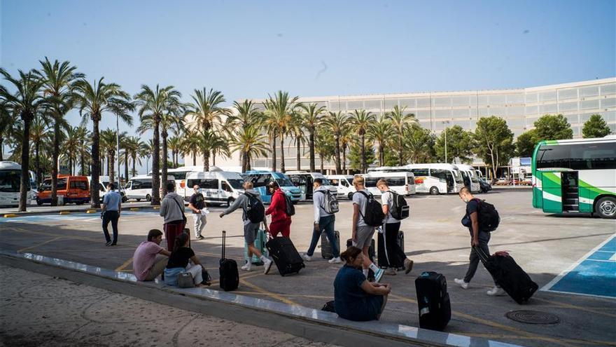 España inicia una tímida y cautelosa reapertura de fronteras