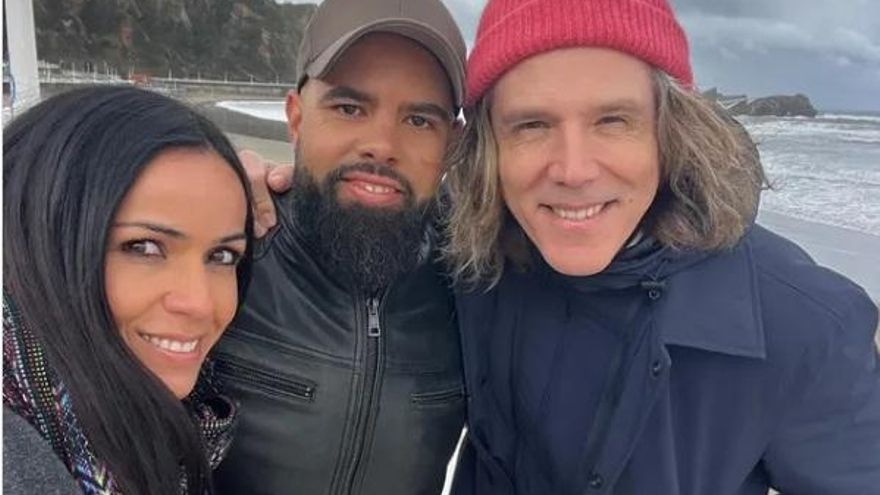 Raquel del Rosario vuelve a Asturias: graba nuevas canciones en Salinas y celebra los 20 años de &quot;El Sueño de Morfeo&quot; cantando &quot;Ojos de cielo&quot;