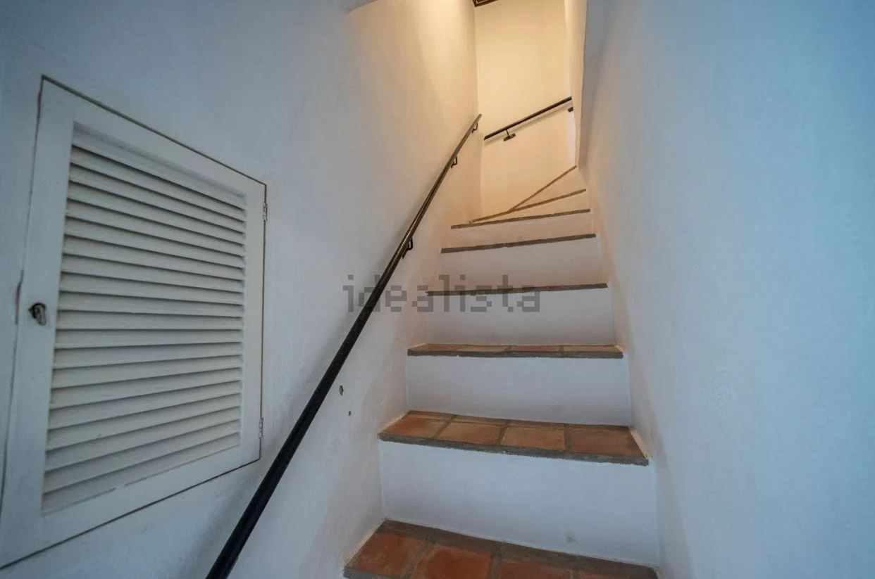 A la venta un edificio con dos apartamentos y negocio en Ibiza por 625.000 euros
