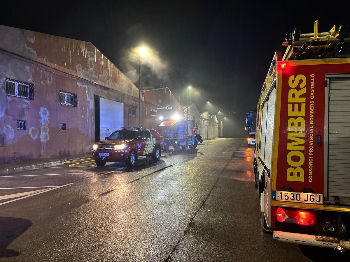 Galería de imágenes: Incendio industrial en Benicarló