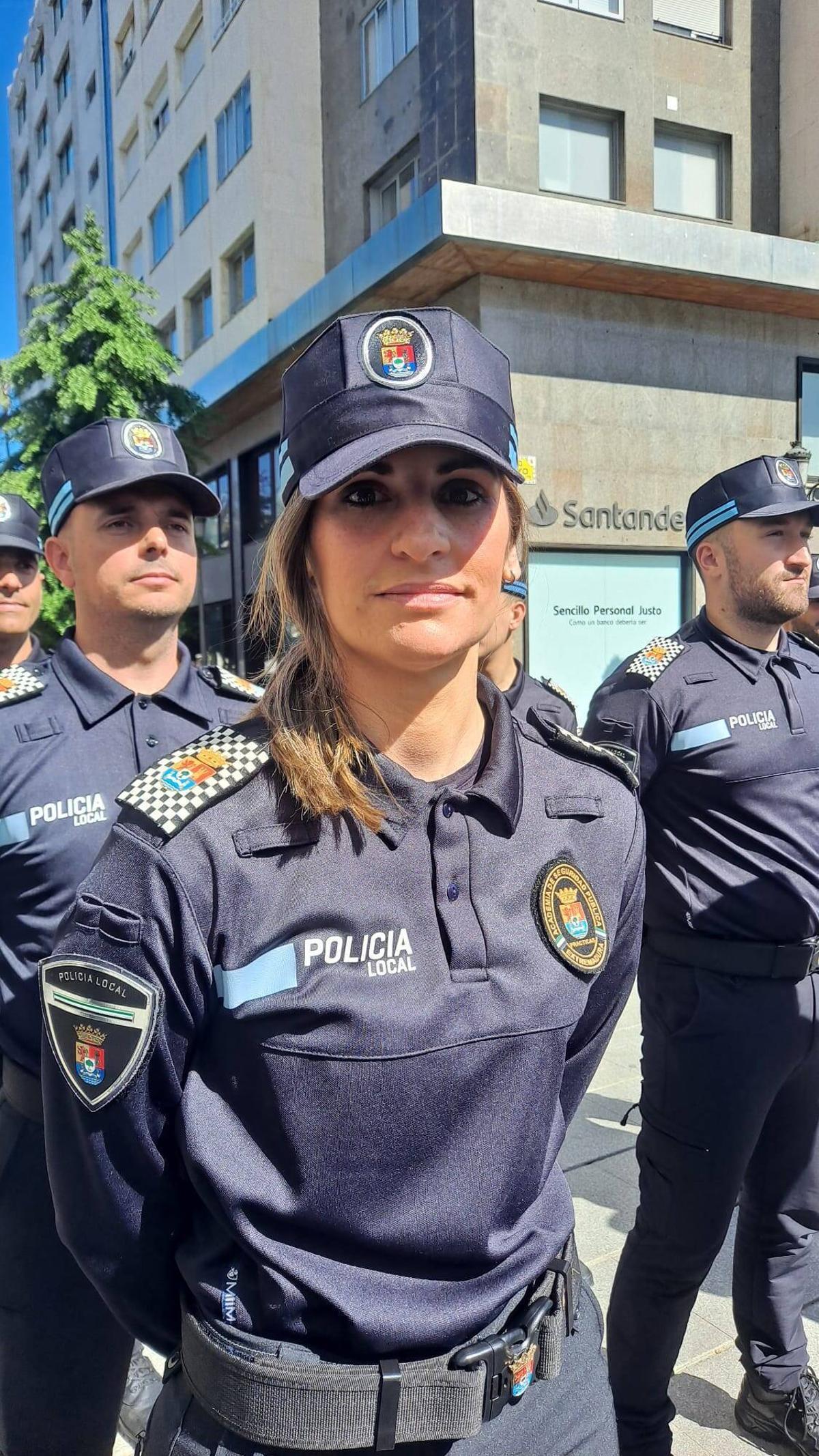 Isabel Menor, una de los 23 nuevos agentes de la Policía Local en Extremadura.