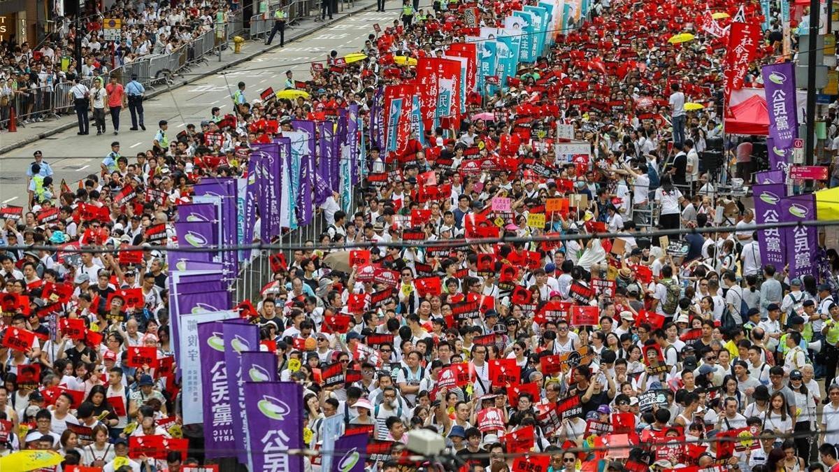 La multitudinaria manifestación que recorrió las calles de Hong Kong el 9 de junio del 2019 y que dio inicio a un año de protestas.