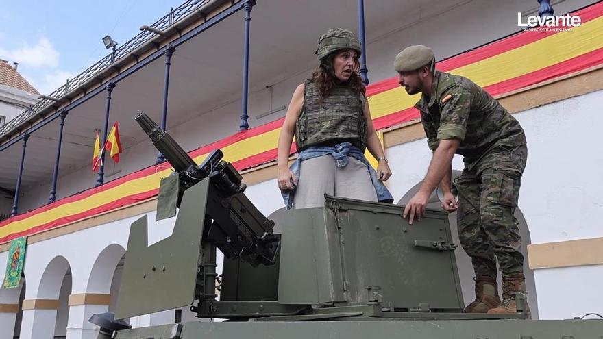 Exhibición de unidades del ejército en el cuartel de la Alameda de València
