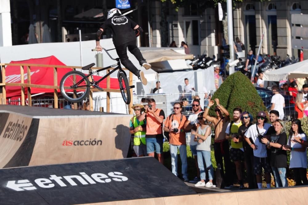 Tres días de acrobacias y piruetas imposibles, arte, deporte y cultura urbana campando por la fachada atlántica de Vigo. Un espectáculo al aire libre para el mejor festival del noroeste