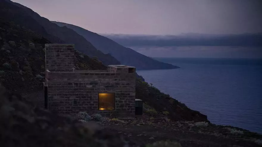 El Elevador, la antigua estación de bombeo de El Hierro convertida en un alojamiento para desconectar frente al Atlántico.