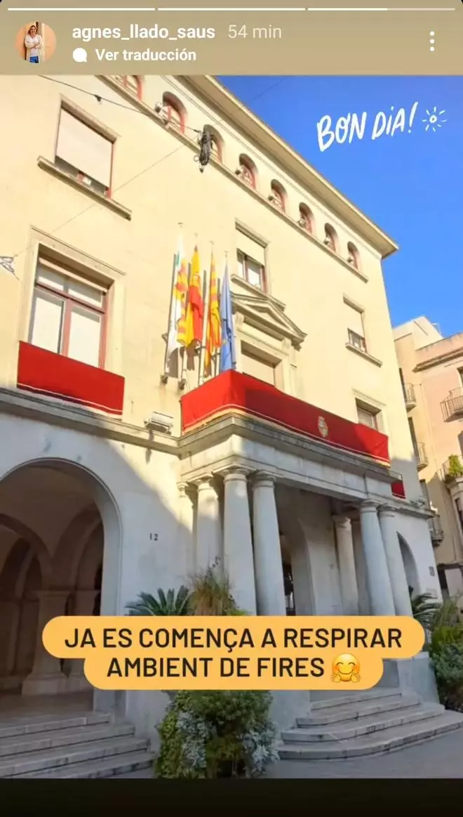Figueres "respira fires" després que la Junta Electoral l'obligui a retirar una pancarta del balcó