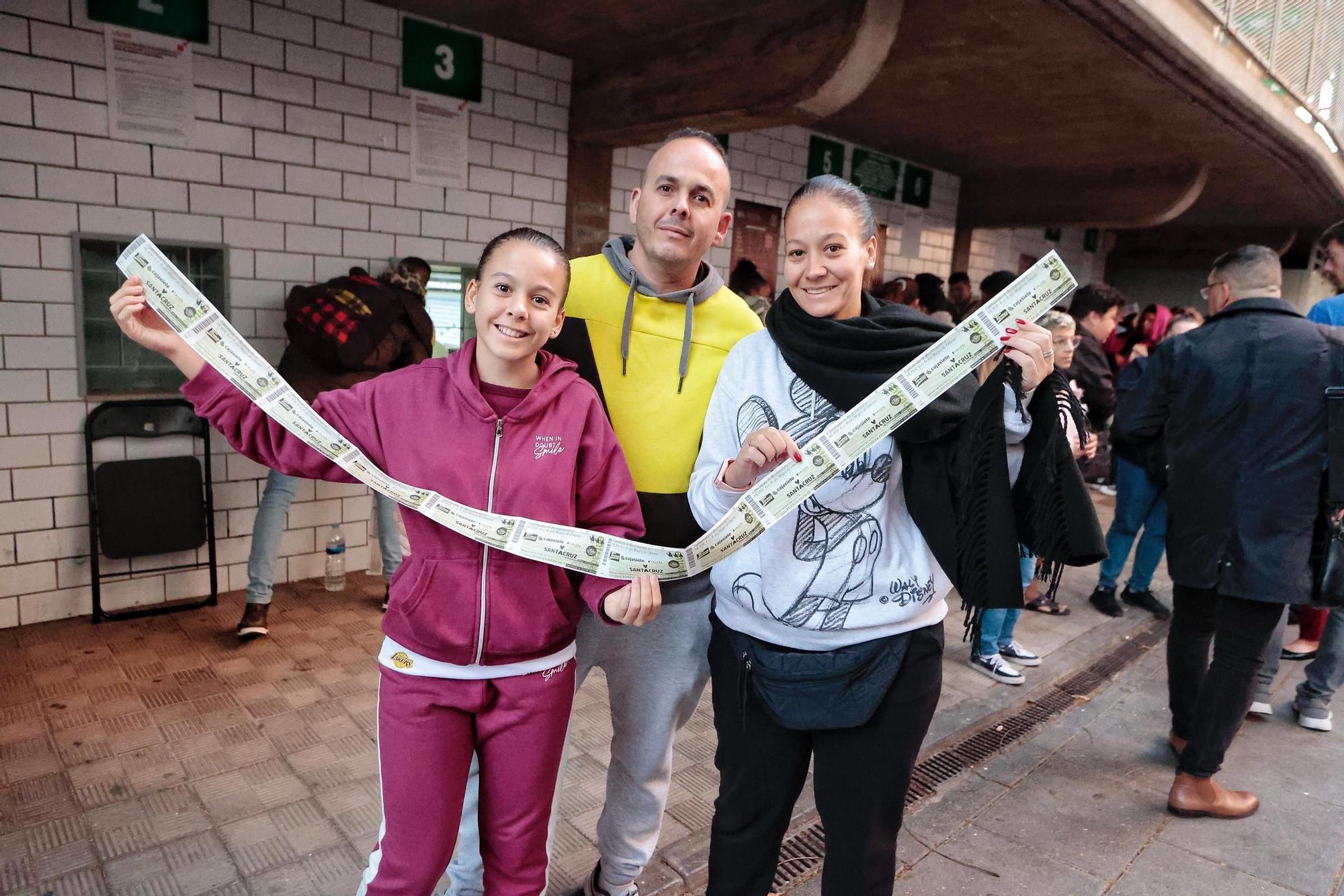 Colas para una entrada para ver a los Reyes Magos en Tenerife