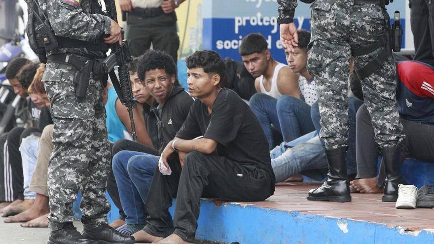 Muy jóvenes, desamparados y sin horizontes: la radiografía de los miembros de las bandas narcos en Ecuador