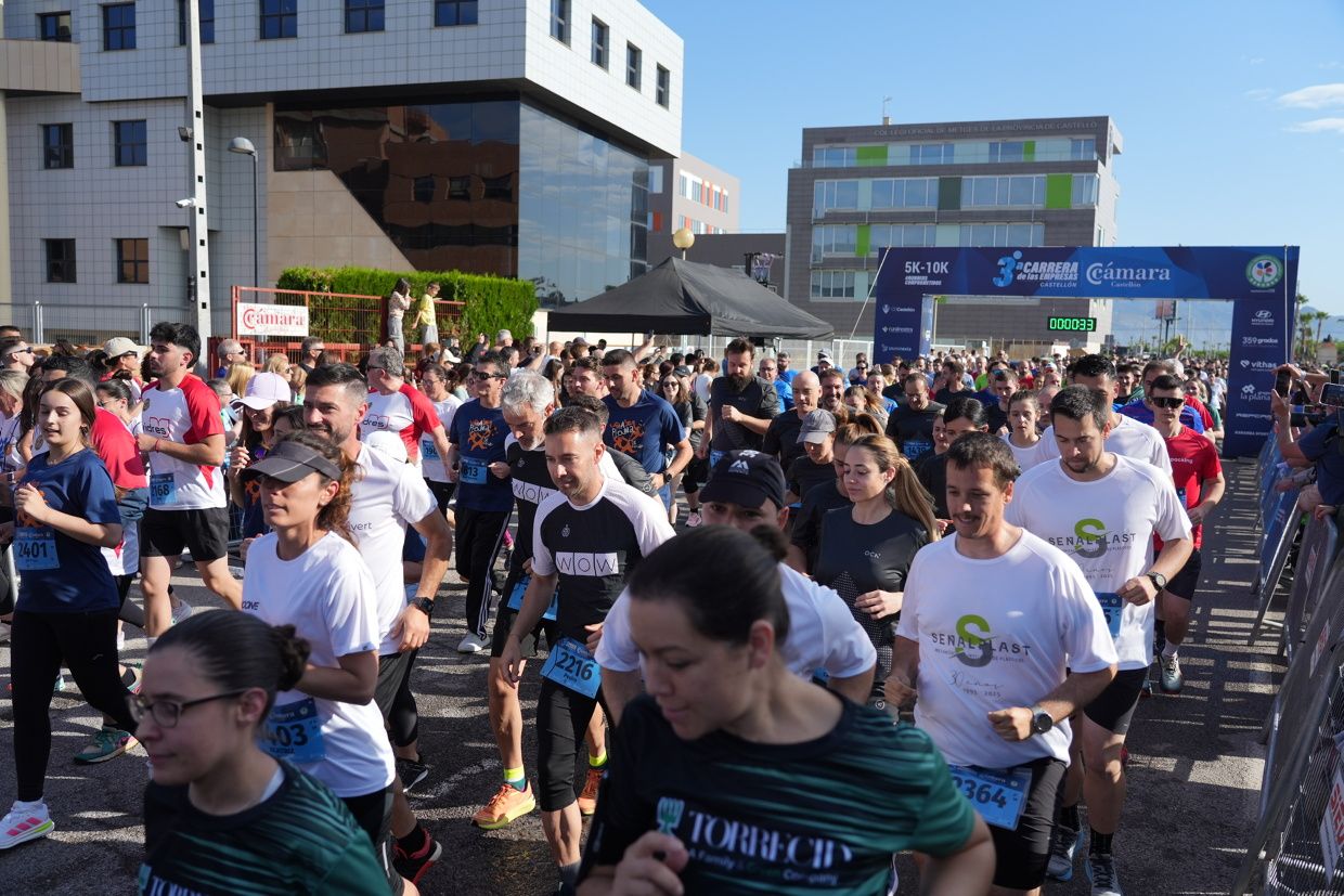 Búscate en las fotos de la Carrera de las Empresas en Castellón