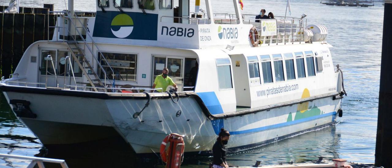 El barco de la naviera Nabia que realiza el transporte de pasajeros de ría, entre Moaña y Vigo. |   // G.N.