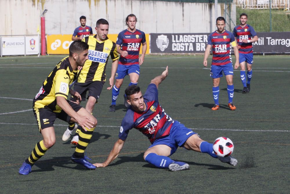 Les imatges del Llagostera - Portugalete (2-0)