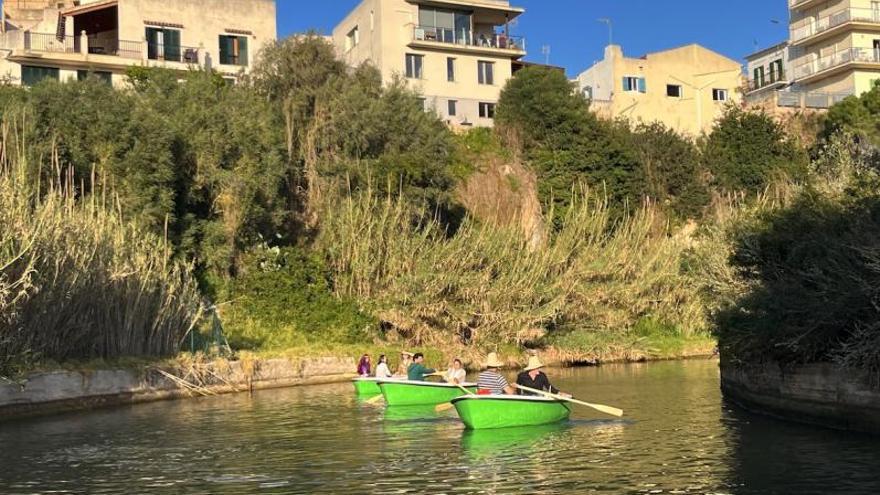 Porto Cristo estrena un servicio de barcas recreativas como las de El Retiro