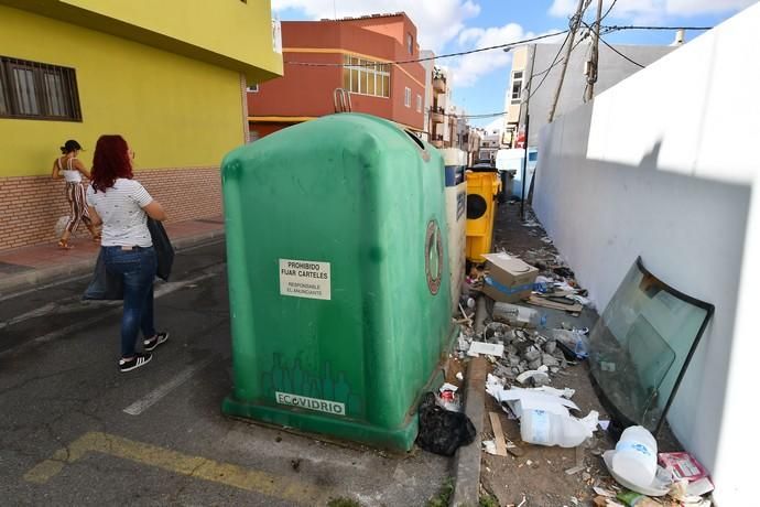 10/07/2019 CASAS NUEVAS. TELDE. Basura en el barrio de Casas Nuevas.   Fotógrafa: YAIZA SOCORRO.  | 10/07/2019 | Fotógrafo: Yaiza Socorro