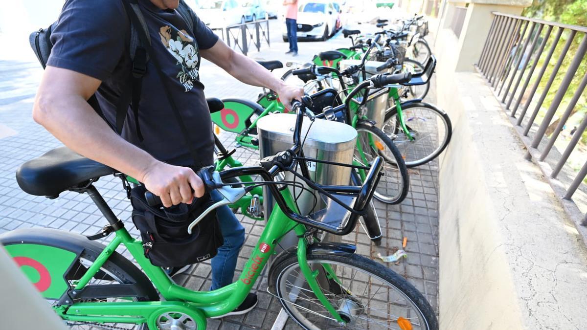 Los últimos actos vandálicos ponen en peligro al usuario al cortar frenos en Elche