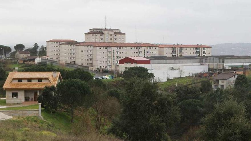 El sargento residía de lunes a viernes en una vivienda del cuartel de Santa Mariña, en Ourense. // J. Regal