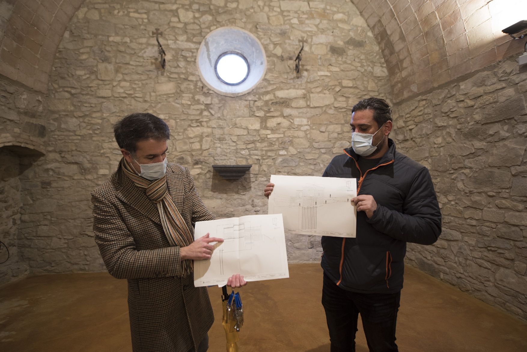 Entrem al Castellet de Sant Vicenç, en obres per obrir al públic d’aquí a un any. Mireia Arso