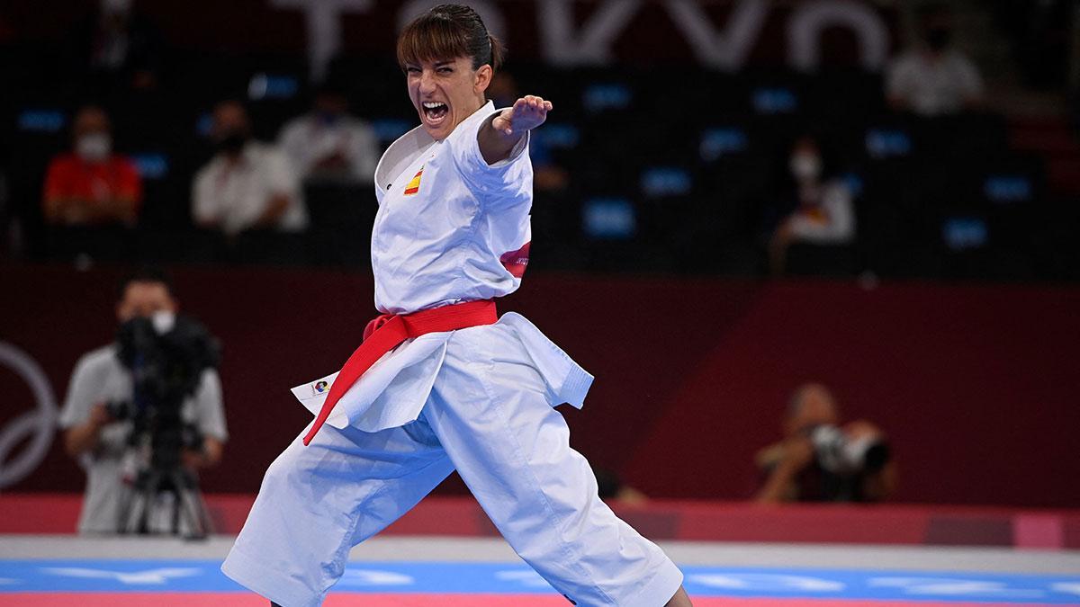 Sandra Sánchez, participando en kata femenina en Tokio 2020.