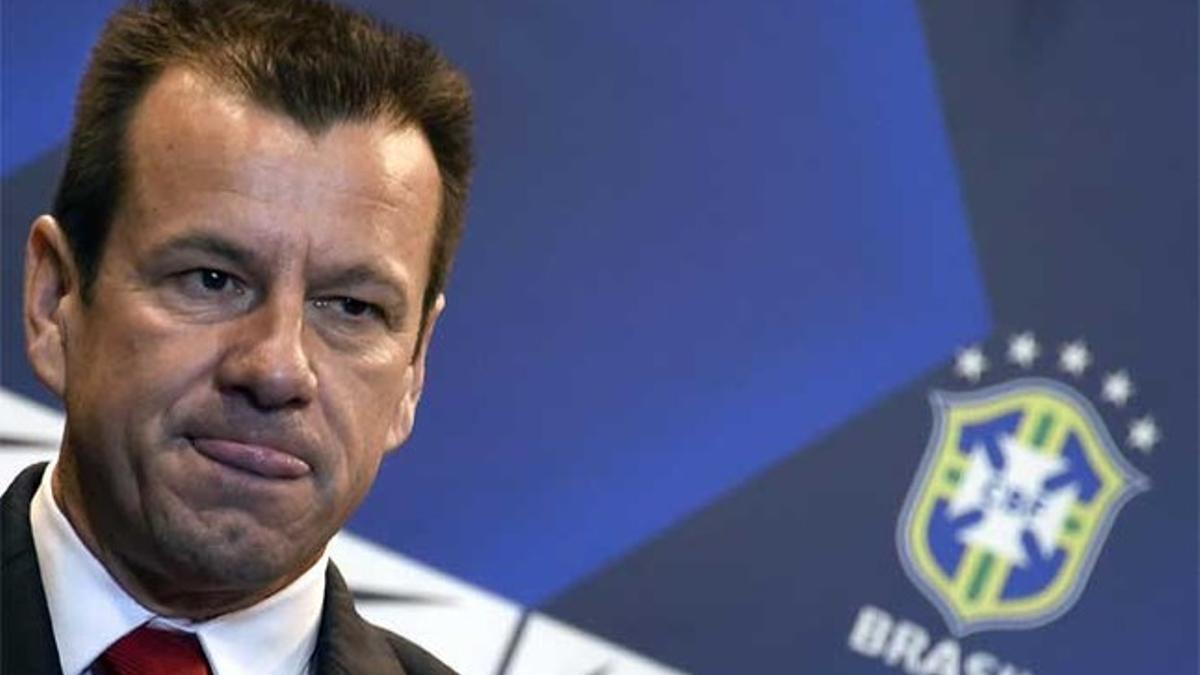 Carlos Dunga quiere a Neymar para su debut como entrenador de Brasil