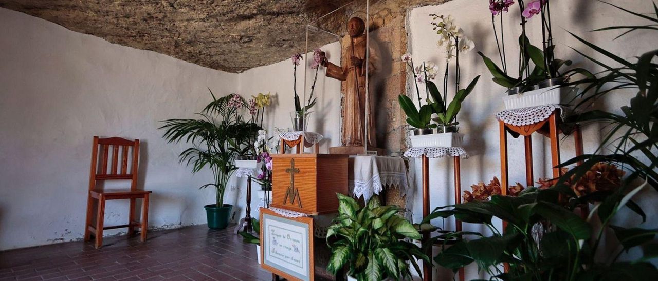 Imagen del santo Hermano Pedro en la Cueva, lugar de culto situado en Granadilla de Abona.