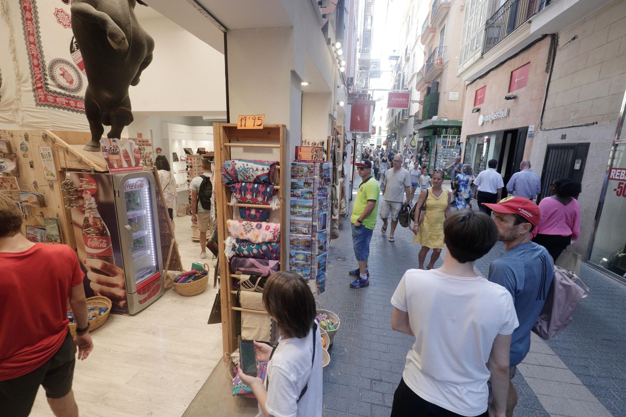 Ahorro energético: Comercios con las puertas cerradas, clientes perdidos