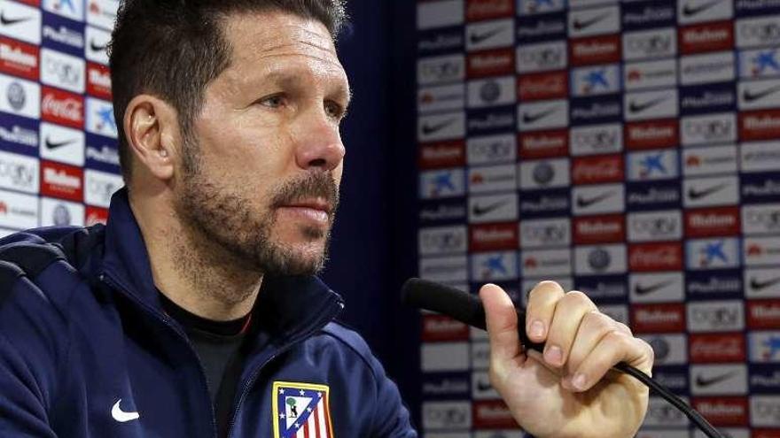 Simeone, ayer, en la sala de prensa. // Sergio Barrenechea