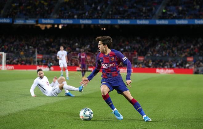 Las imágenes del partido entre el FC Barcelona y el Granada de LaLiga Santander disputado en el Camp Nou, Barcelona.