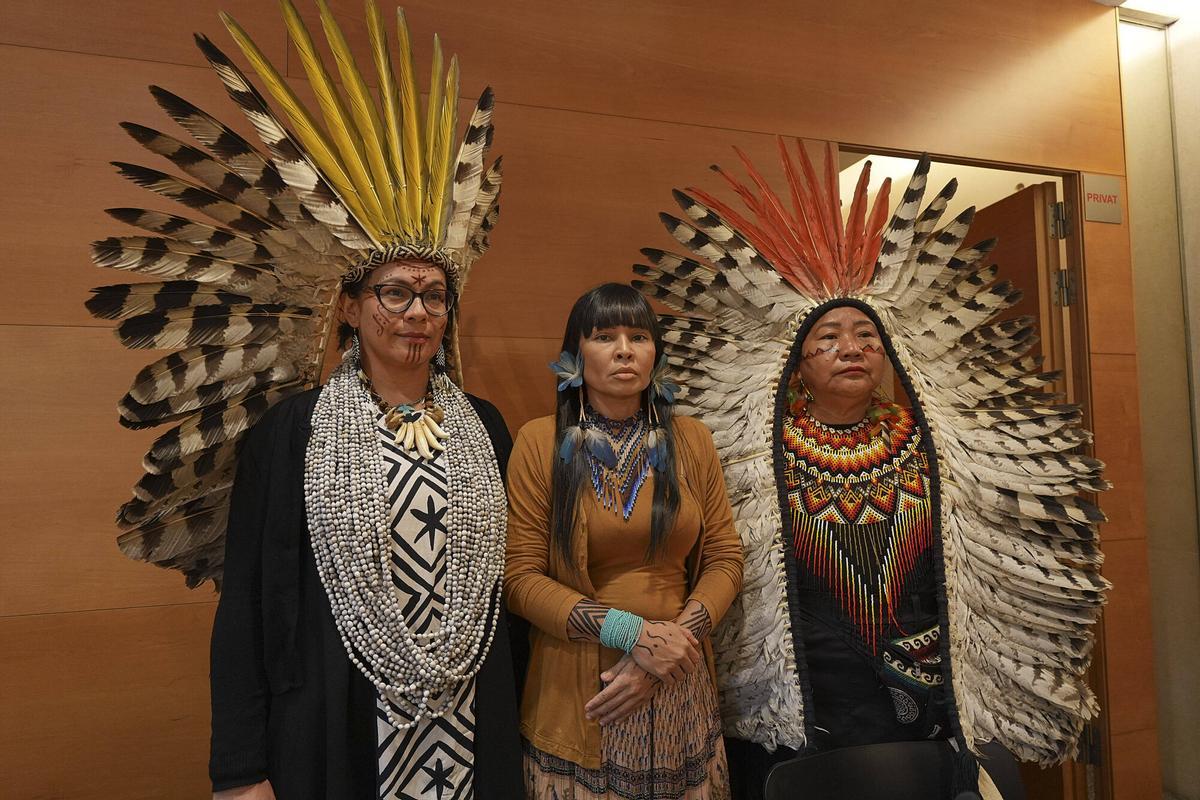 Les imatges de la presentació del fòrum de layahuasca a Girona
