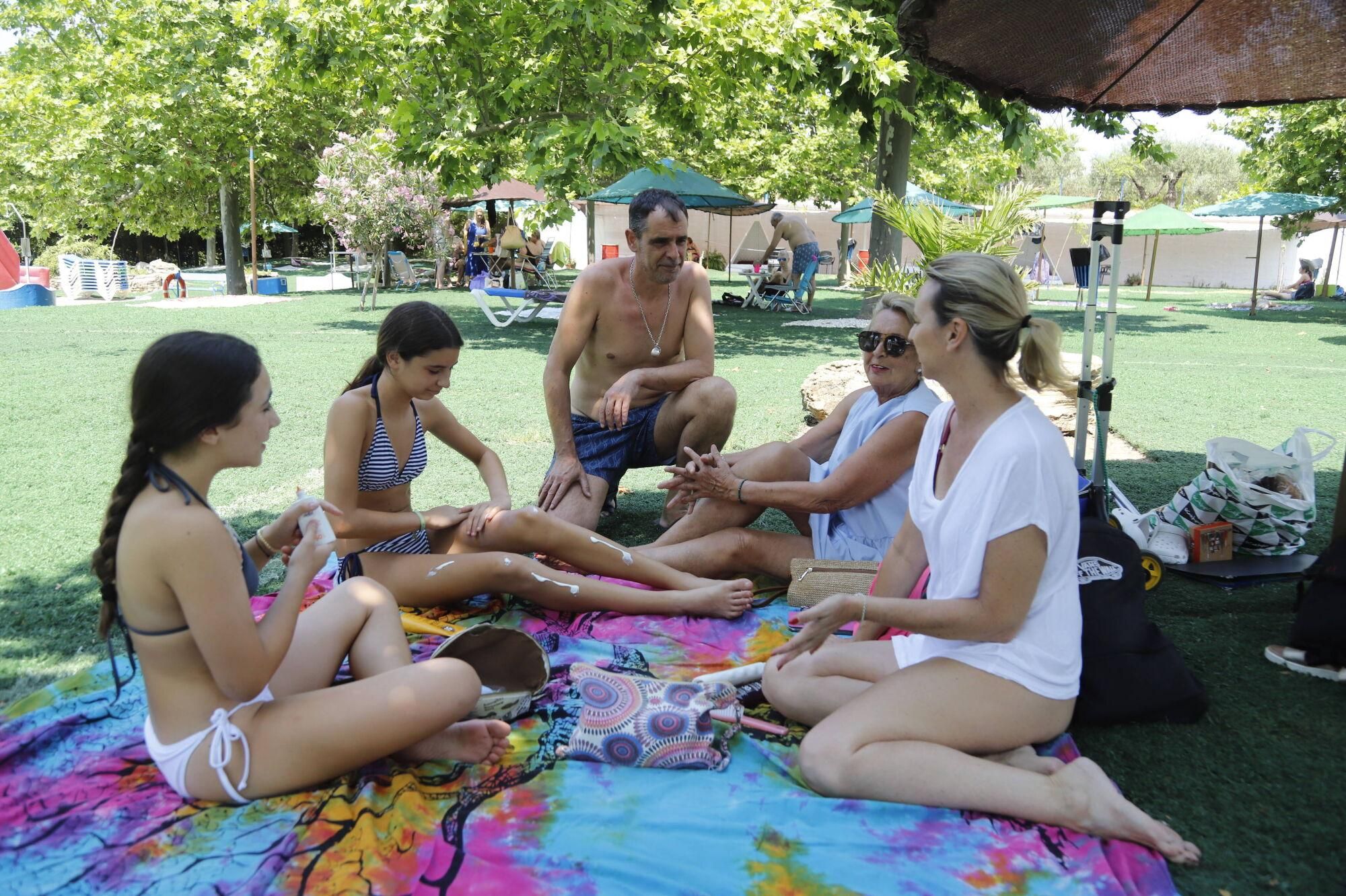 Domingo de piscina en Assuan y Las Dos Columnas
