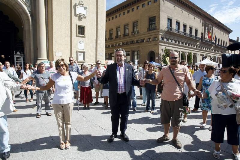 Fotogalería de la cadena humana  organizada por AFEDAZ