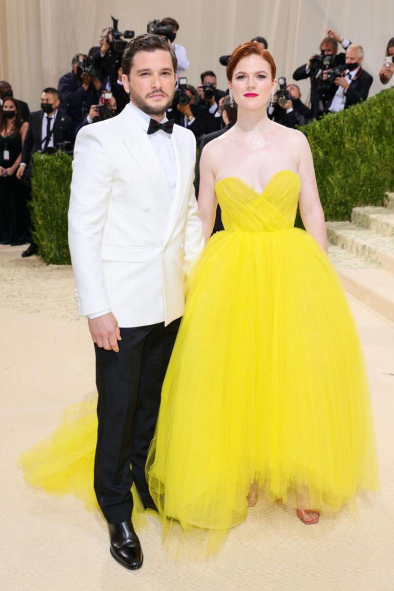 Kit Harington y Rose Leslie en la Gala MET 2021