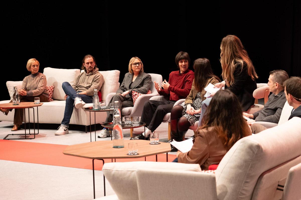 Los participantes de la mesa redonda.
