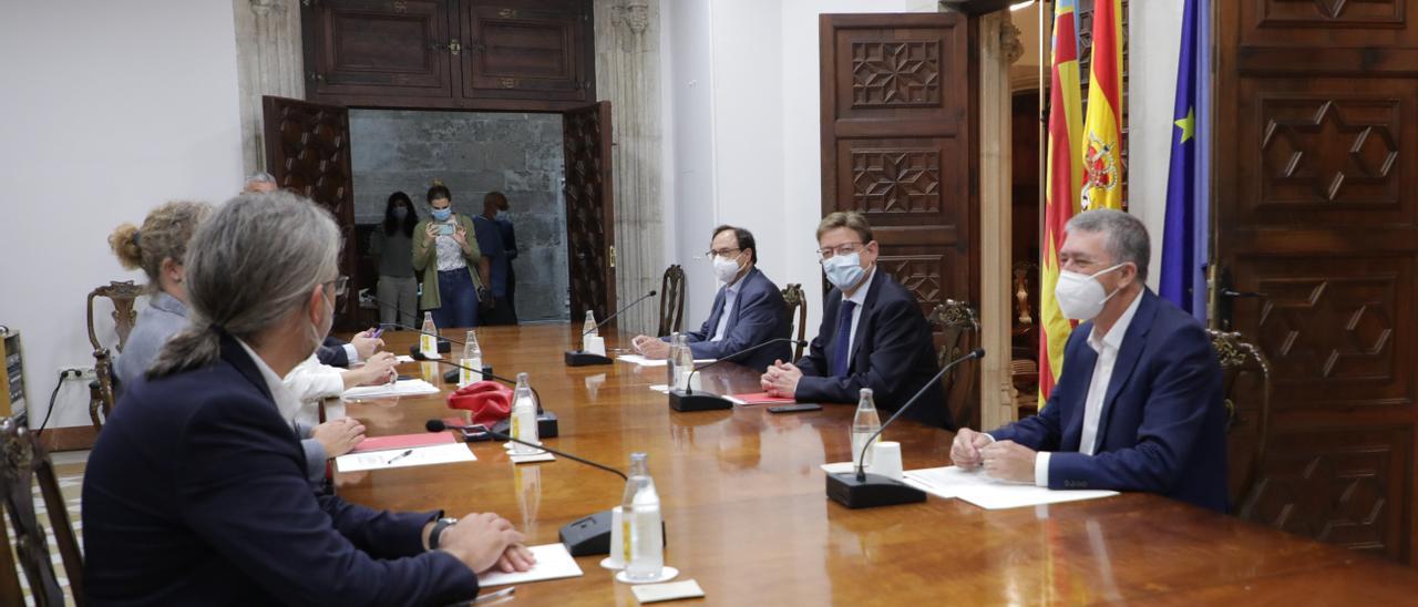 Puig, con los consellers Vicent Soler y Rafa Climent, en la reunión de hoy.