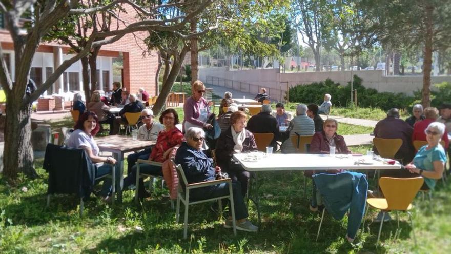 El Casal de la Gent Gran de la Font celebra la tradicional sardinada | ARXIU PARTICULAR