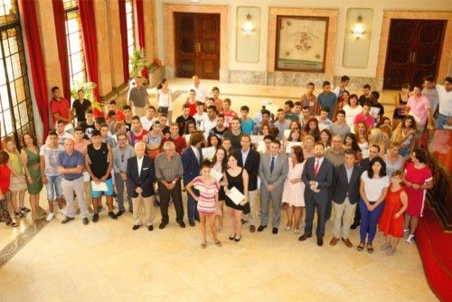 Entrega de diplomas de Cualificación Profesional en el Ayuntamiento de Murcia