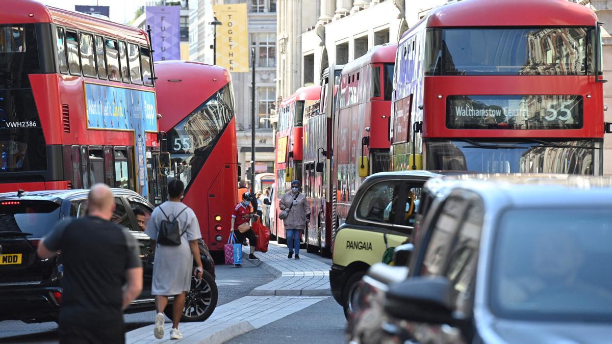 Atasco en la londinense Oxford Street, el pasado mes de agosto, con motivo de una protesta ecologista.