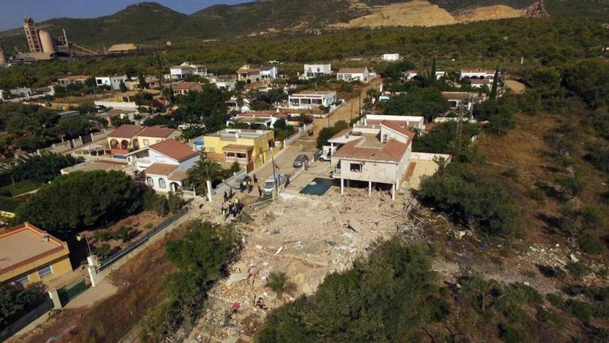 Los Mossos hallan nuevos restos biológicos en los escombros de la casa de Alcanar