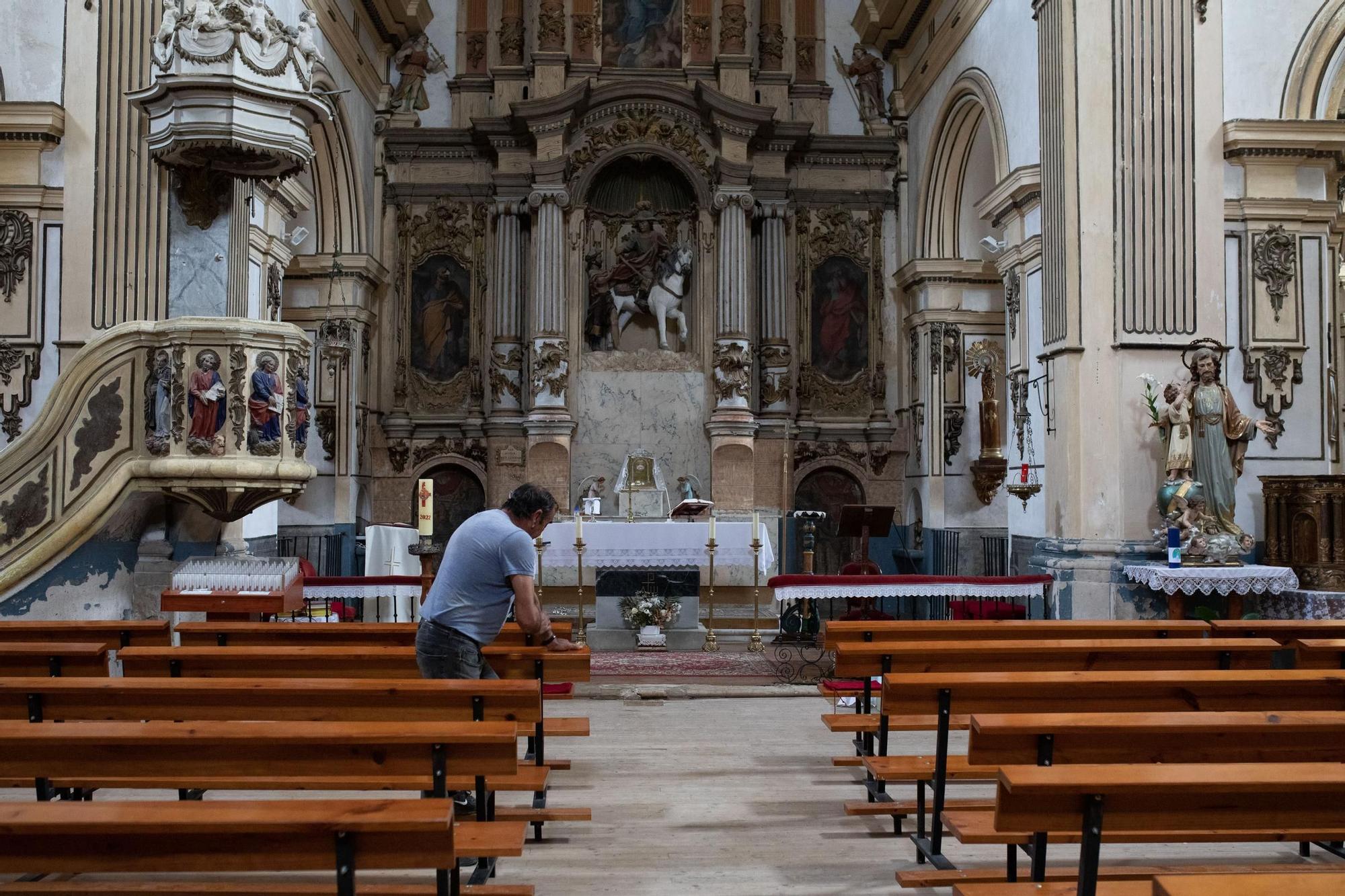 GALERÍA | El triste deterioro de la iglesia de Molacillos