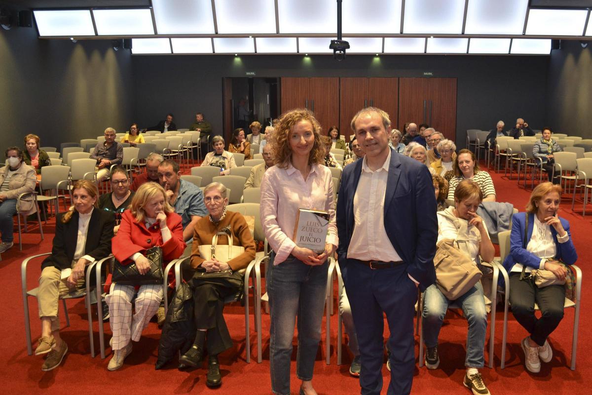 Juncal Herrero y Luis Zueco, ayer en el Club LA NUEVA ESPAÑA.