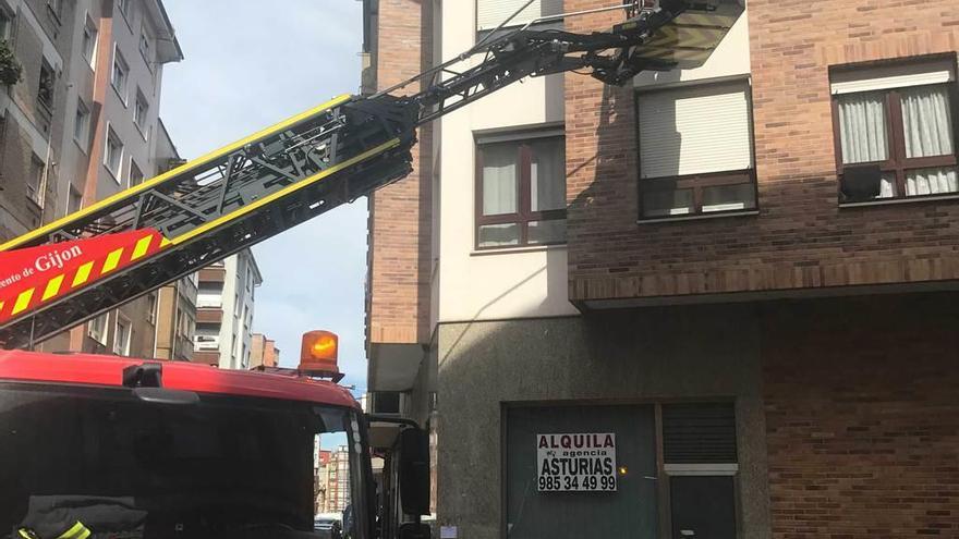 Llamativo rescate de una octogenaria en la calle Santa Rufina