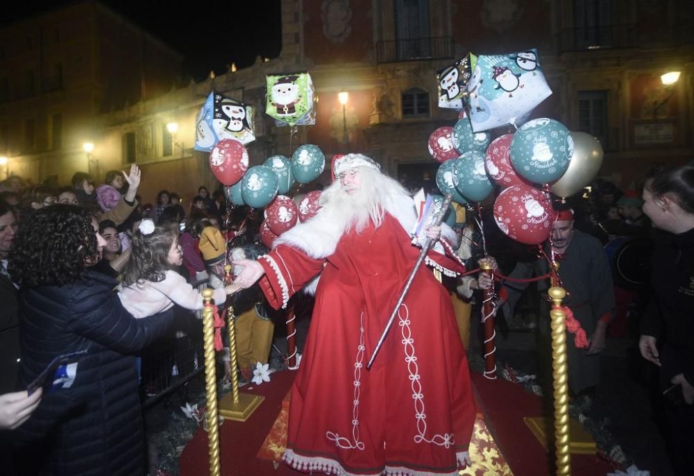 Así ha llegado Papa Noel a Murcia