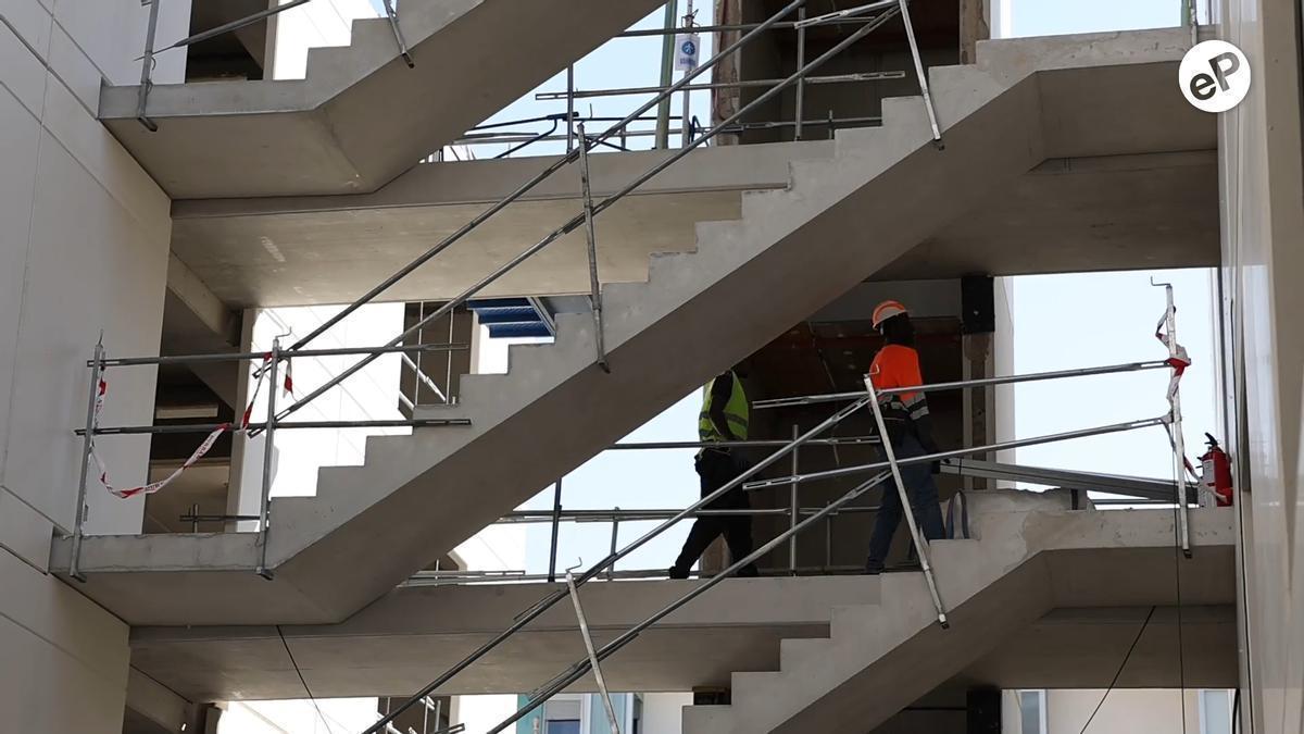 Las obras para construir 194 pisos de alquiler asequible en la calle La Quimera del Oro avanzan para concluir antes de abril de 2027.