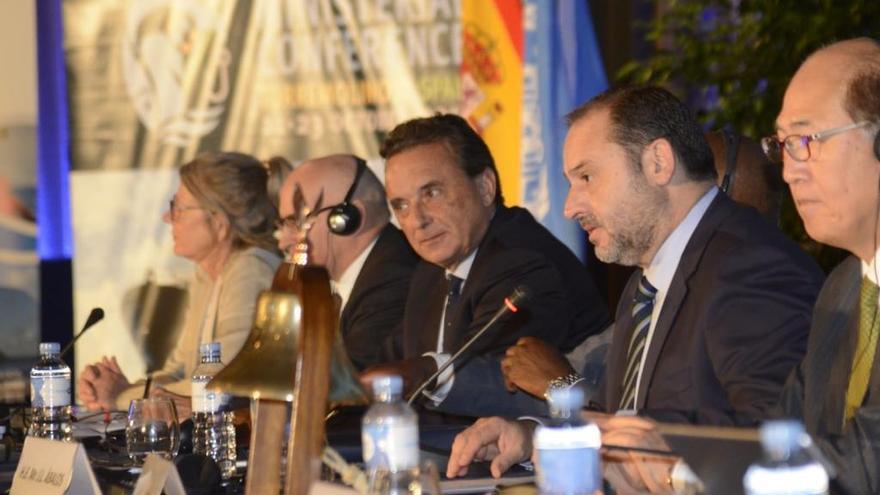 El ministro de Fomento en funciones, José Luis Ábalos, durante su participación en la conferencia ministerial de pesca.