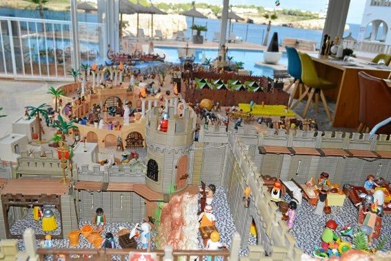 Die fantasievolle Playmobil-Krippe lässt sich in Portocolom bestaunen.