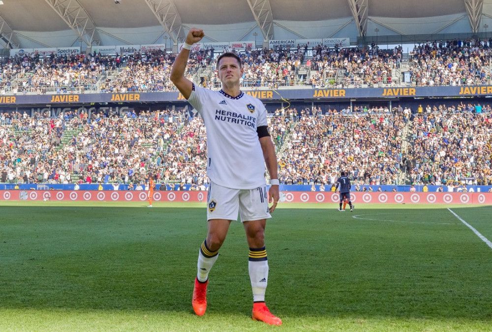 Javier 'Chicharito' Hernández celebrando un gol con LA Galaxy