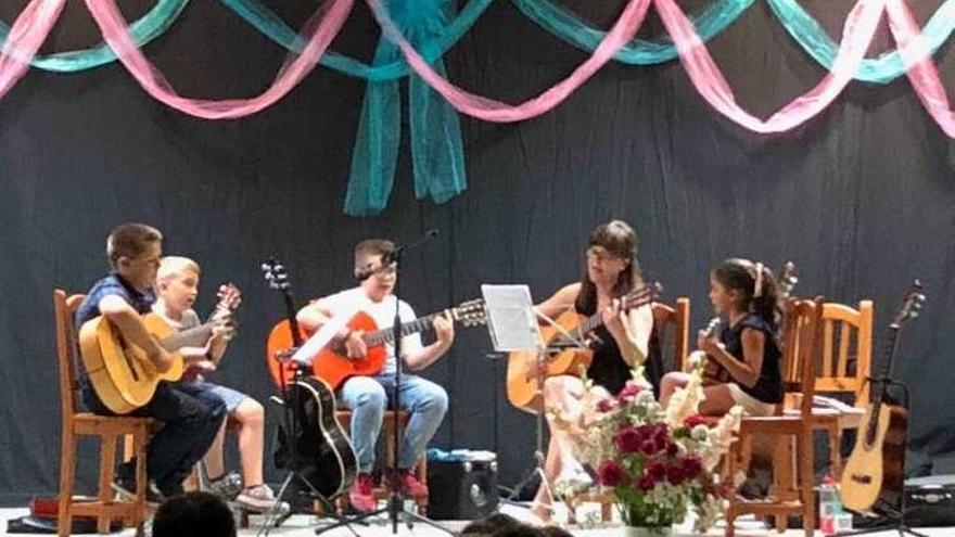 La música ameniza la Semana Cultural de Peleagonzalo