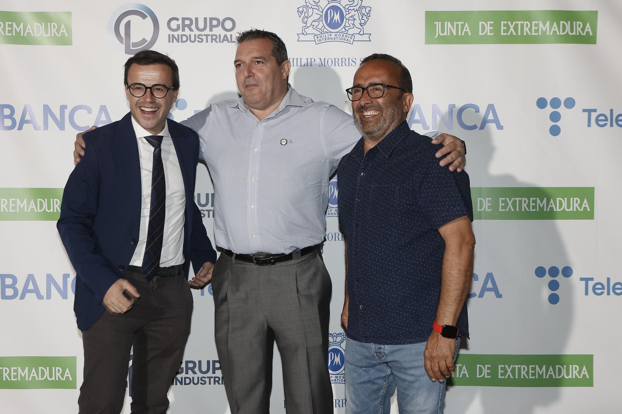 FOTOGALERÍA | Los invitados de los Premios Empresario del Año posan para El Periódico Extremadura