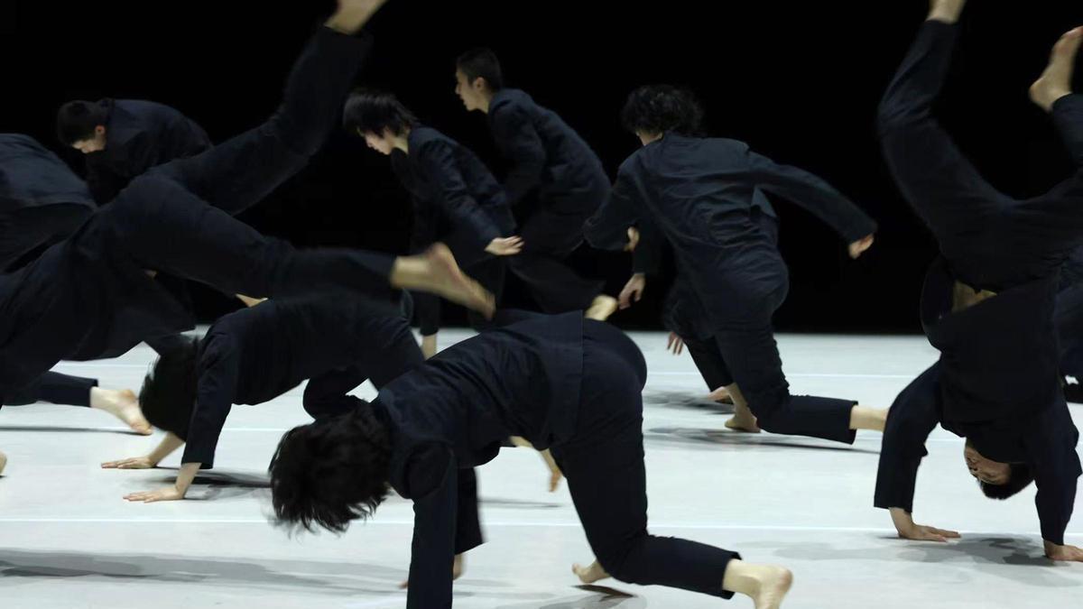 Un momento de la coreogrfía '17' de TAO Dance Theater.